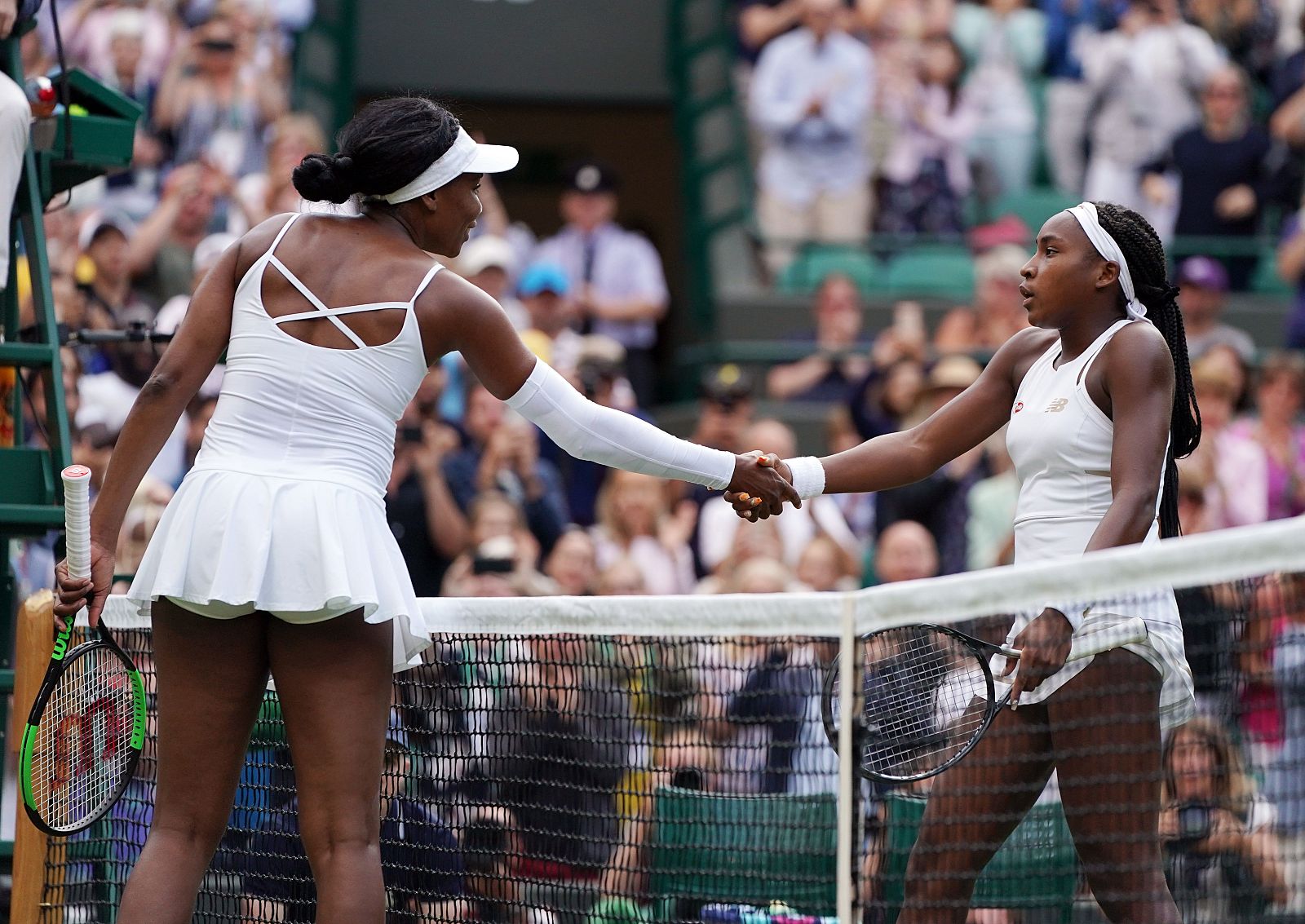 Venus Williams se ve sorprendida en su debut en Wimbledon por una joven de 15 años