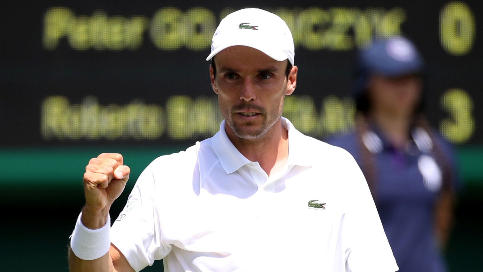 Bautista avanza a tercera ronda en Wimbledon