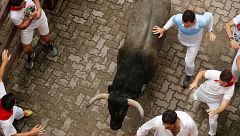 Tercer encierro de San Fermín rapidísimo y limpio con los toros de José Escolar