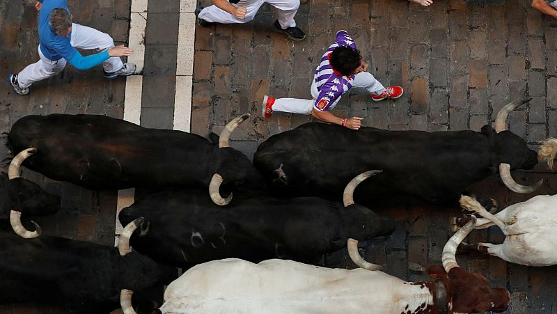 Cuarto encierro de San Fermín ordenado y vertiginoso con los peligrosos toros de Jandilla