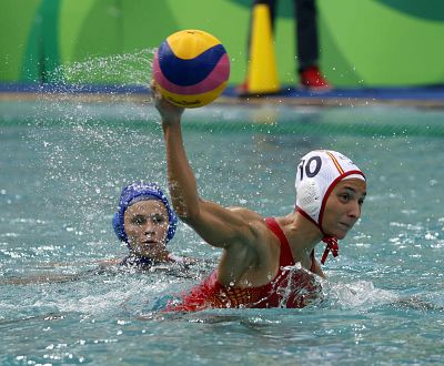 Espa�a presenta su candidatura al t�tulo con una goleada a Grecia