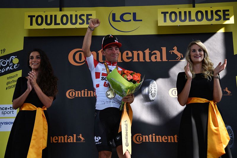 Caleb Ewan bate a Groenewegen sobre la lnea de meta de Toulouse