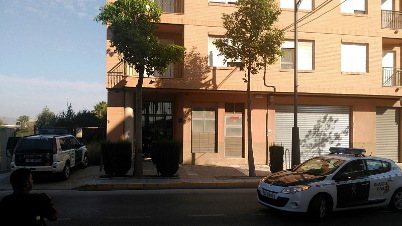Un hombre condenado por violencia de género asesina a su hijo de 10 años y luego se suicida en Beniel, Murcia