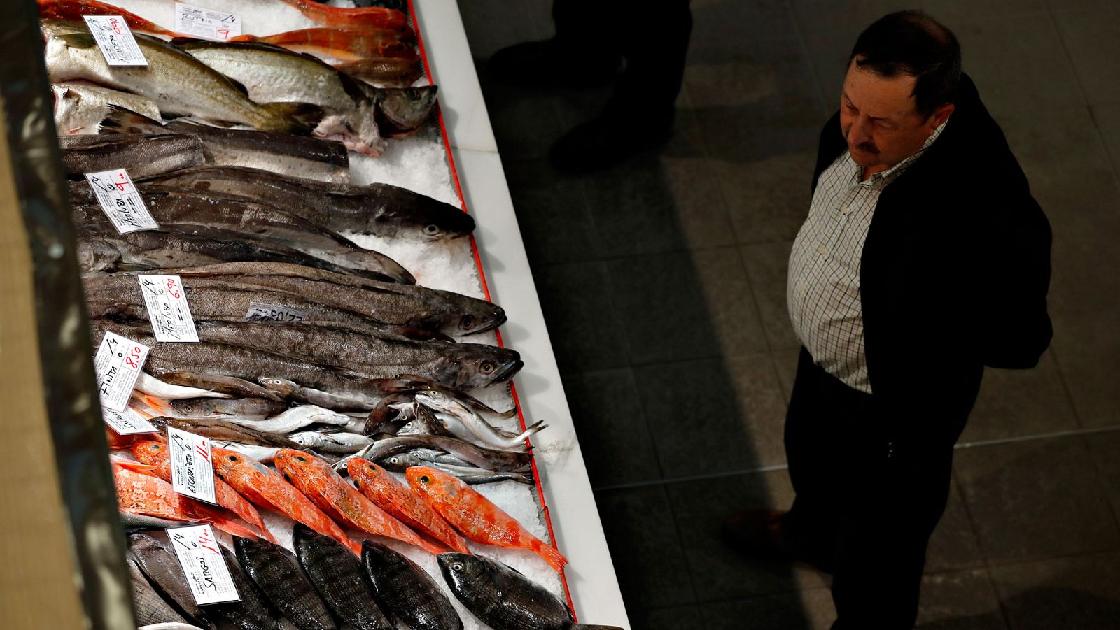 La alimentación, junto a la vivienda y el transporte, sigue acaparando buena parte del gasto de las familias españolas
