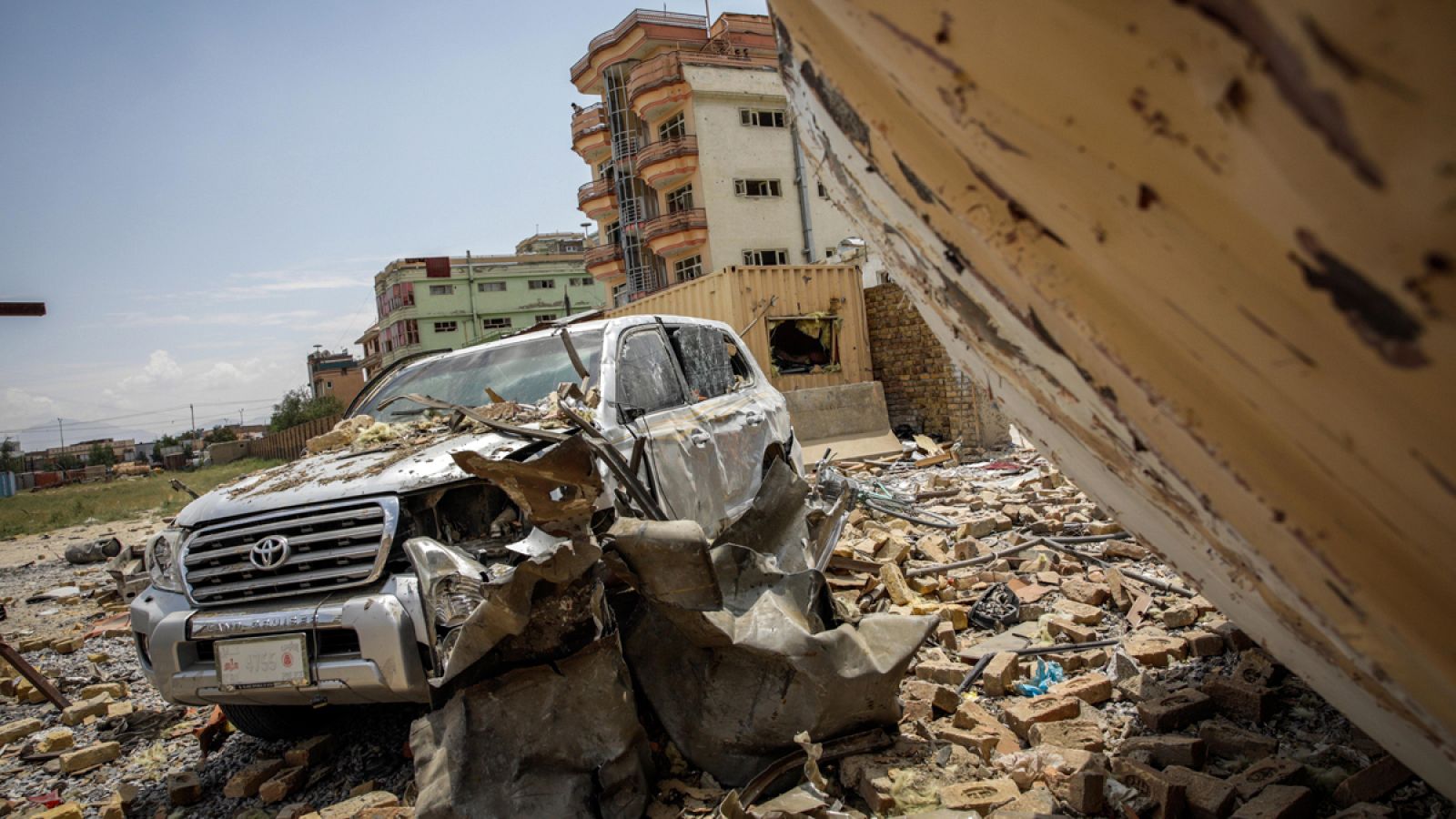 Al menos 34 muertos al explotar una mina al paso de un autobús en Afganistán