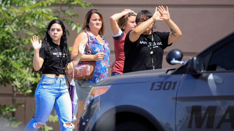 Al menos 20 muertos y 26 heridos en un tiroteo en un centro comercial de El Paso, EE.UU. 