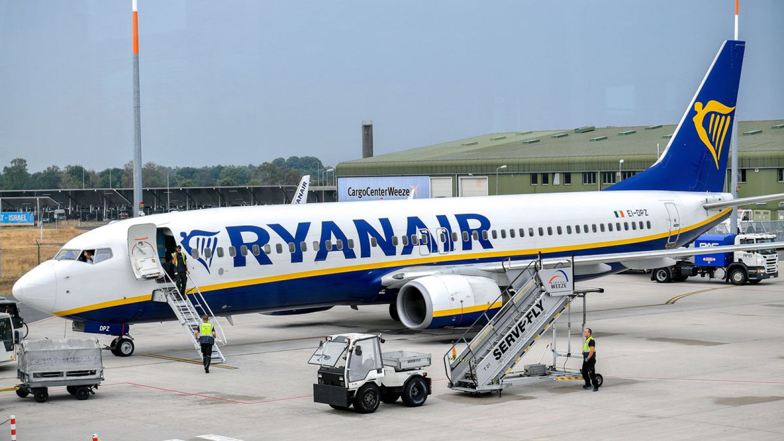 Ryanair amenaza con cientos de despidos y los justifica en el Brexit y en los retrasos en las entregas del 737 MAX.