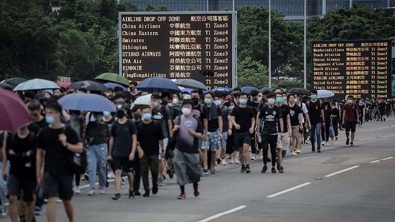 Hong Kong cancela todos los vuelos por una nueva protesta en el aeropuerto 