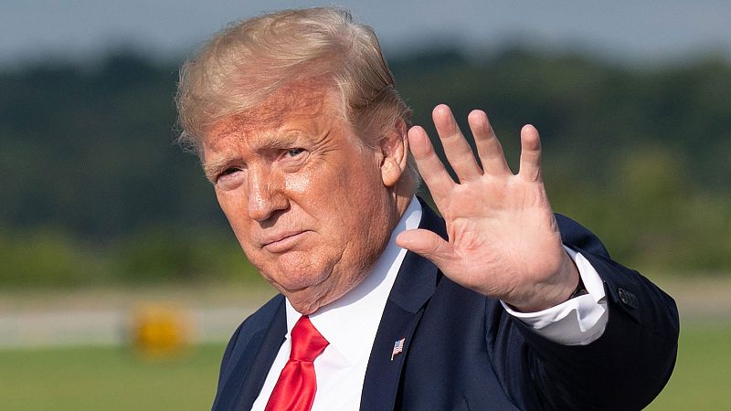 Trump cambia la ley para revertir visados de inmigrantes legales si se consideran una "carga pública"