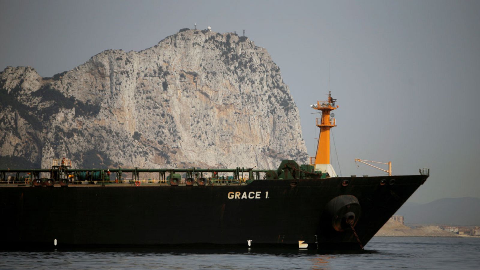 El petrolero iraní Grace 1, inmovilizado en aguas de Gibraltar.