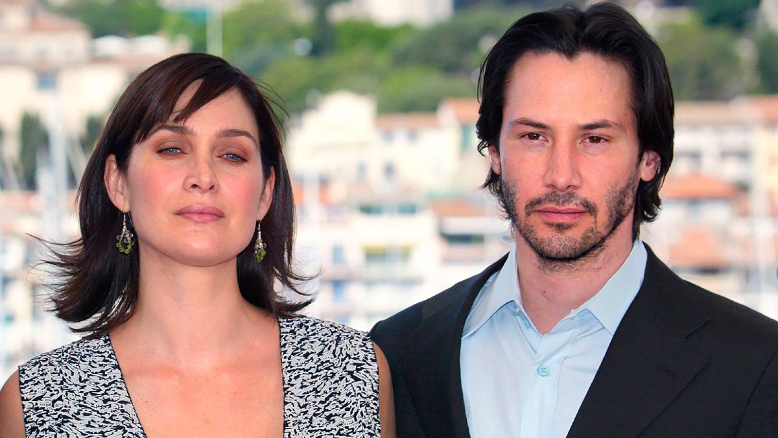 Keanu Reeves y Carrie-Anne Moss, en la presentación de 'Matrix Reloaded' en el Festival de Cannes 2003