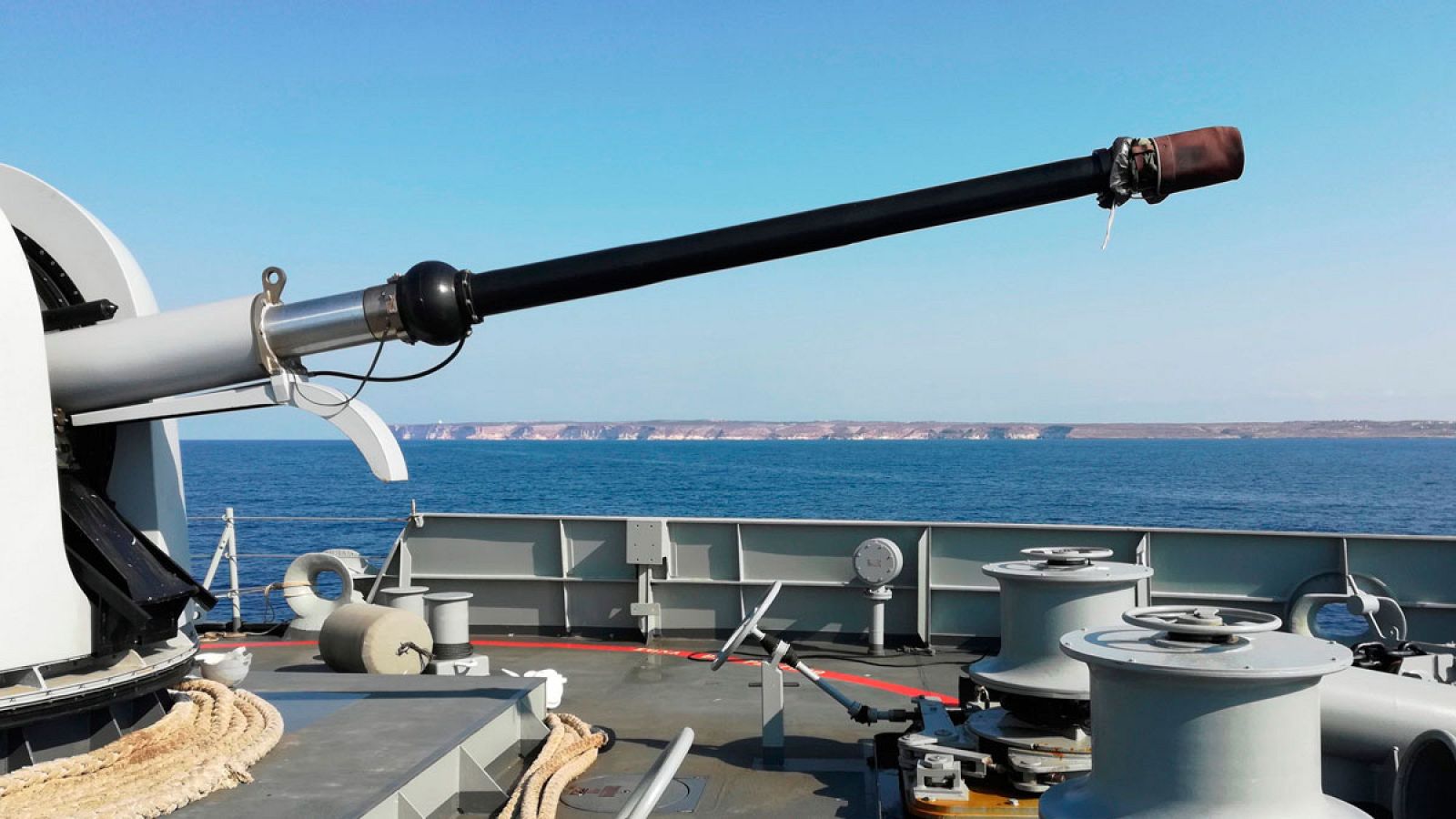 El Audaz se encuentra ya frente a la isla italiana de Lampedusa