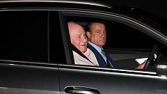 El rey Juan Carlos "evoluciona favorablemente" y pasará a planta en las próximas horas