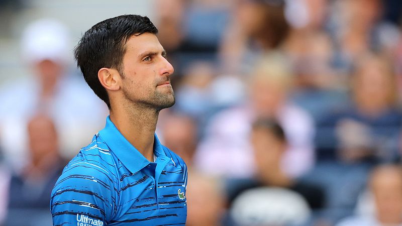 Djokovic cumple con solvencia en su estreno ante Carballés   