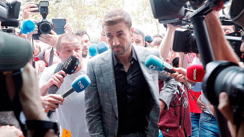 El juicio por el supuesto amaño del Levante-Zaragoza arranca entre la solicitud de nulidad y la petición de penas para los 42 acusados