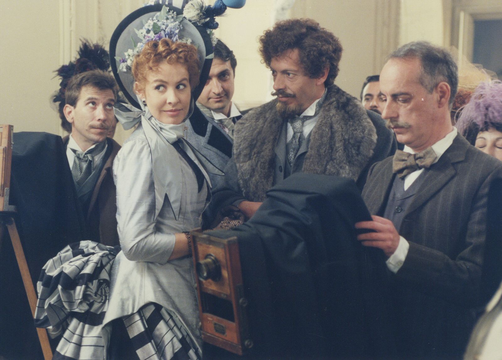 La 2 recupera la serie 'Entre naranjos' como homenaje a Josefina Molina