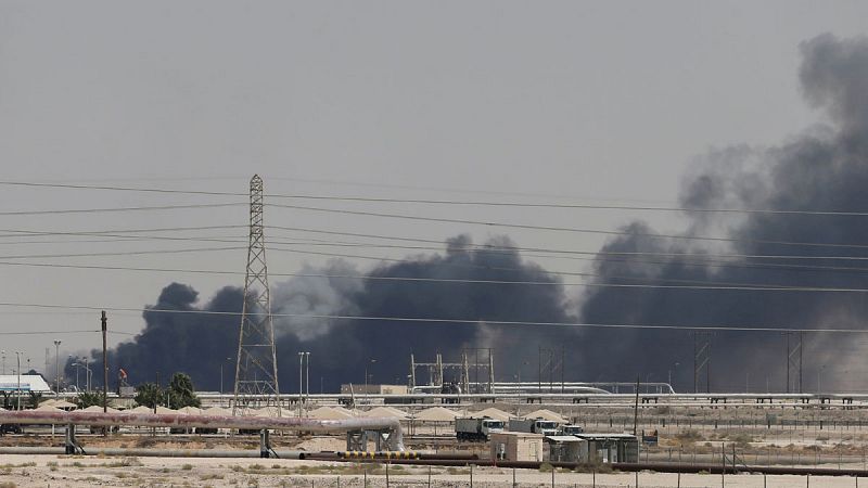 El precio del petr�leo sube casi un 15% tras los ataques a las refiner�as de Arabia Saud�