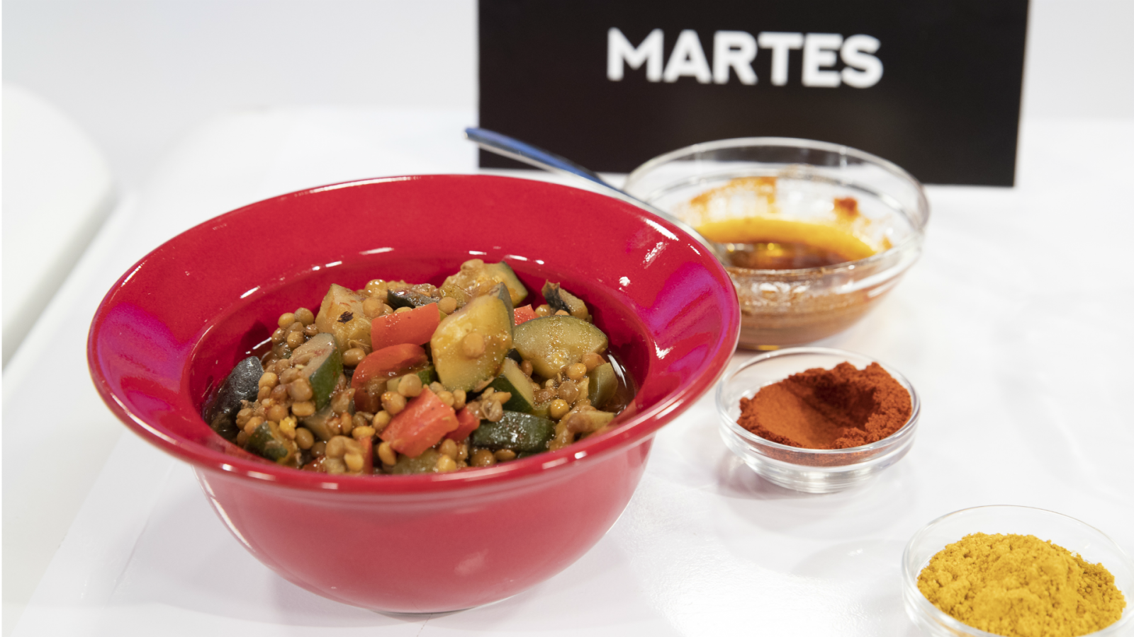 Martes - Lentejas vegetarianas con aceite de pimentón