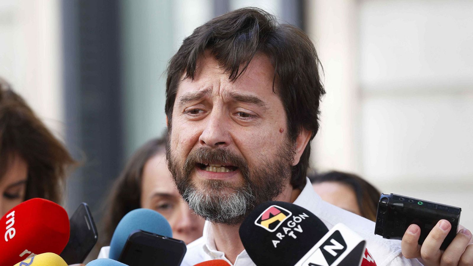 El secretario con la Relación de Sociedad Civil y Movimientos Sociales de Podemos, Rafa Mayoral