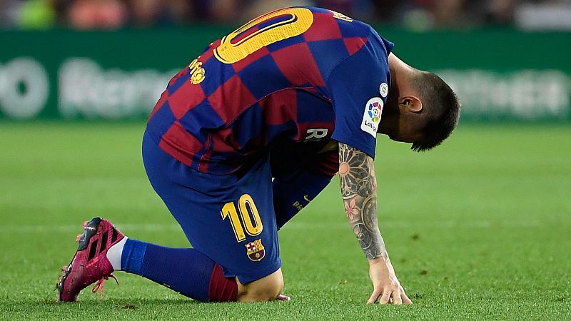 Leo Messi sufre una elongación en el muslo izquierdo
