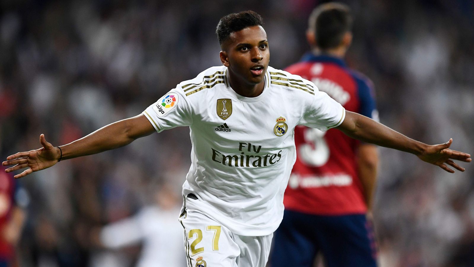 El brasileño Rodrygo celebra el segundo gol del Madrid ante Osasuna.