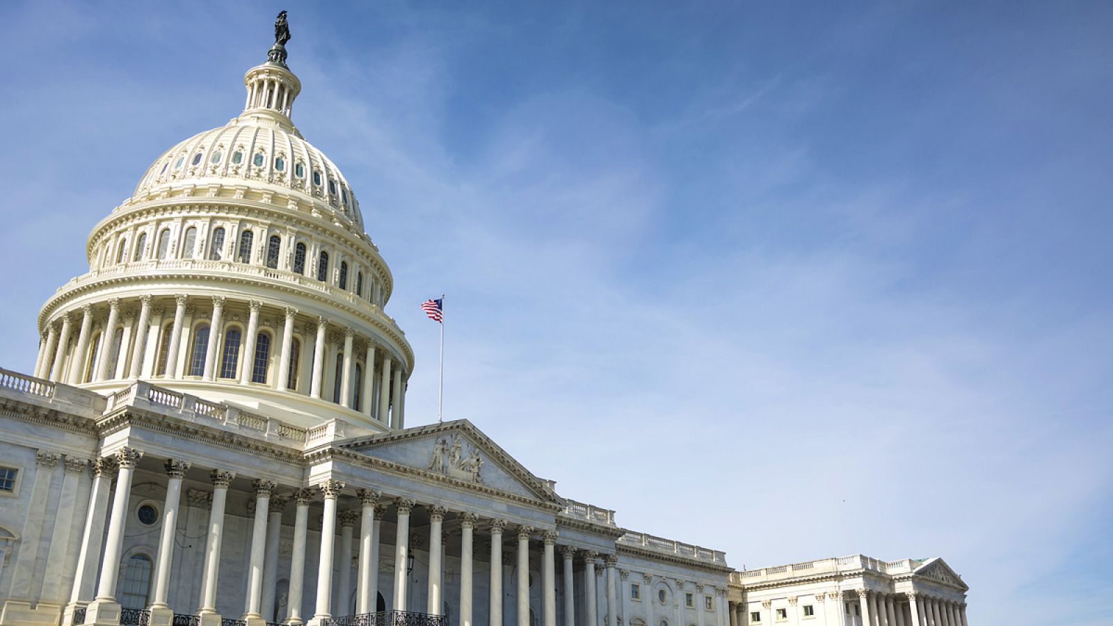 La economía de EE.UU. se desacelera y solo crece un 2 % anual