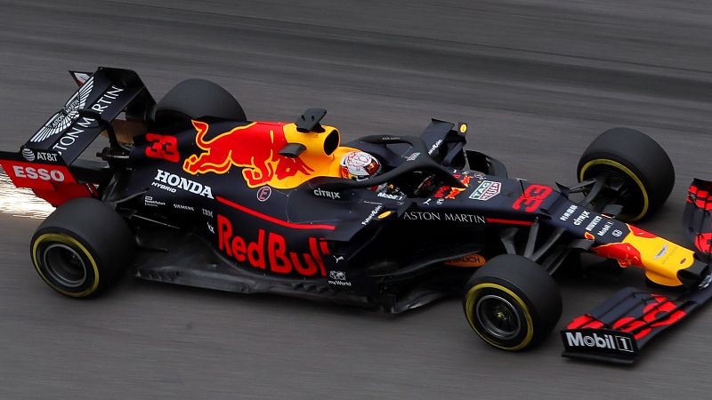 Verstappen y Leclerc dominan los libres en Sochi por delante de Mercedes