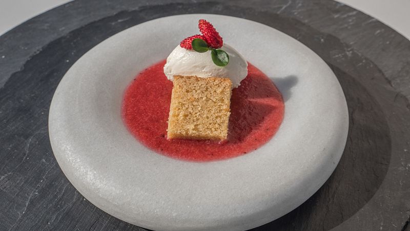 Receta de helado de yogur, bizcocho integral y sopa de fresones