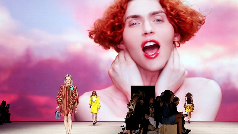 Louis Vuitton encuentra el lado más femenino del dandismo