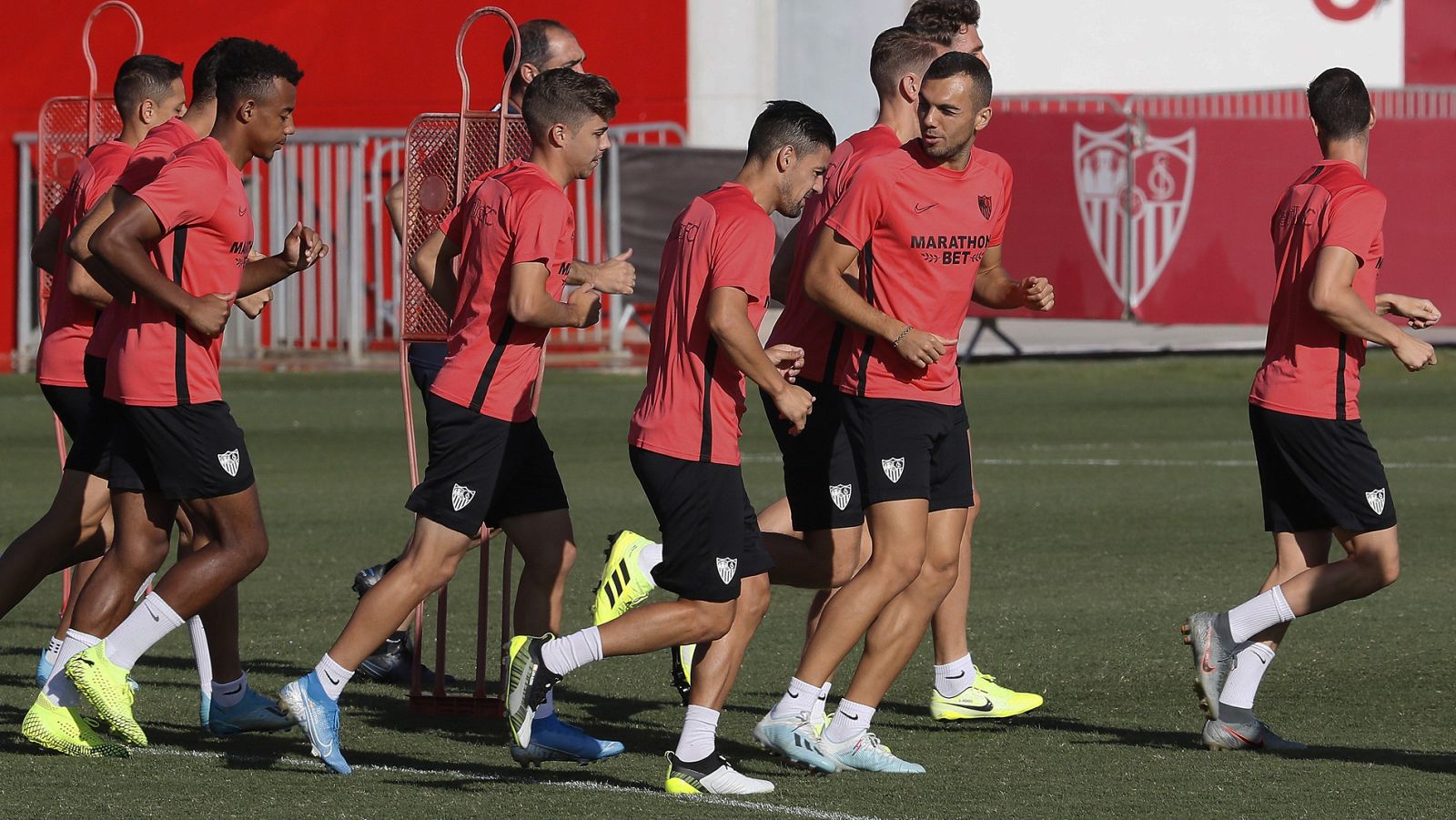 Entrenamiento del Sevilla previo al partido frente al APOEL Nicosia