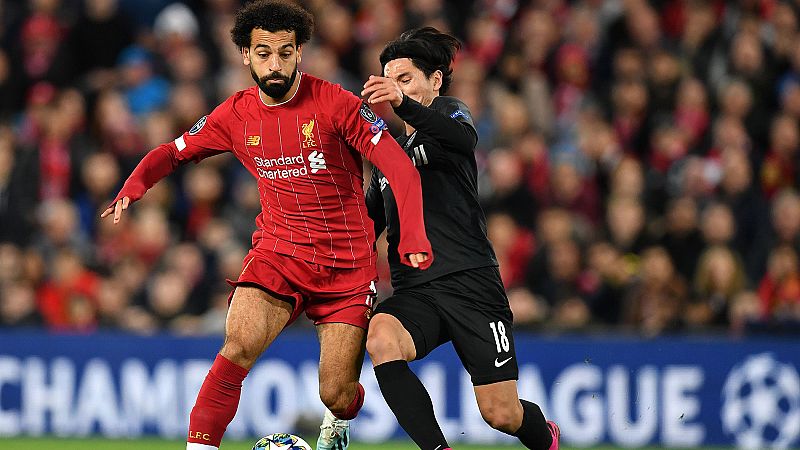 El Liverpool sufre para derrotar al Salzburgo