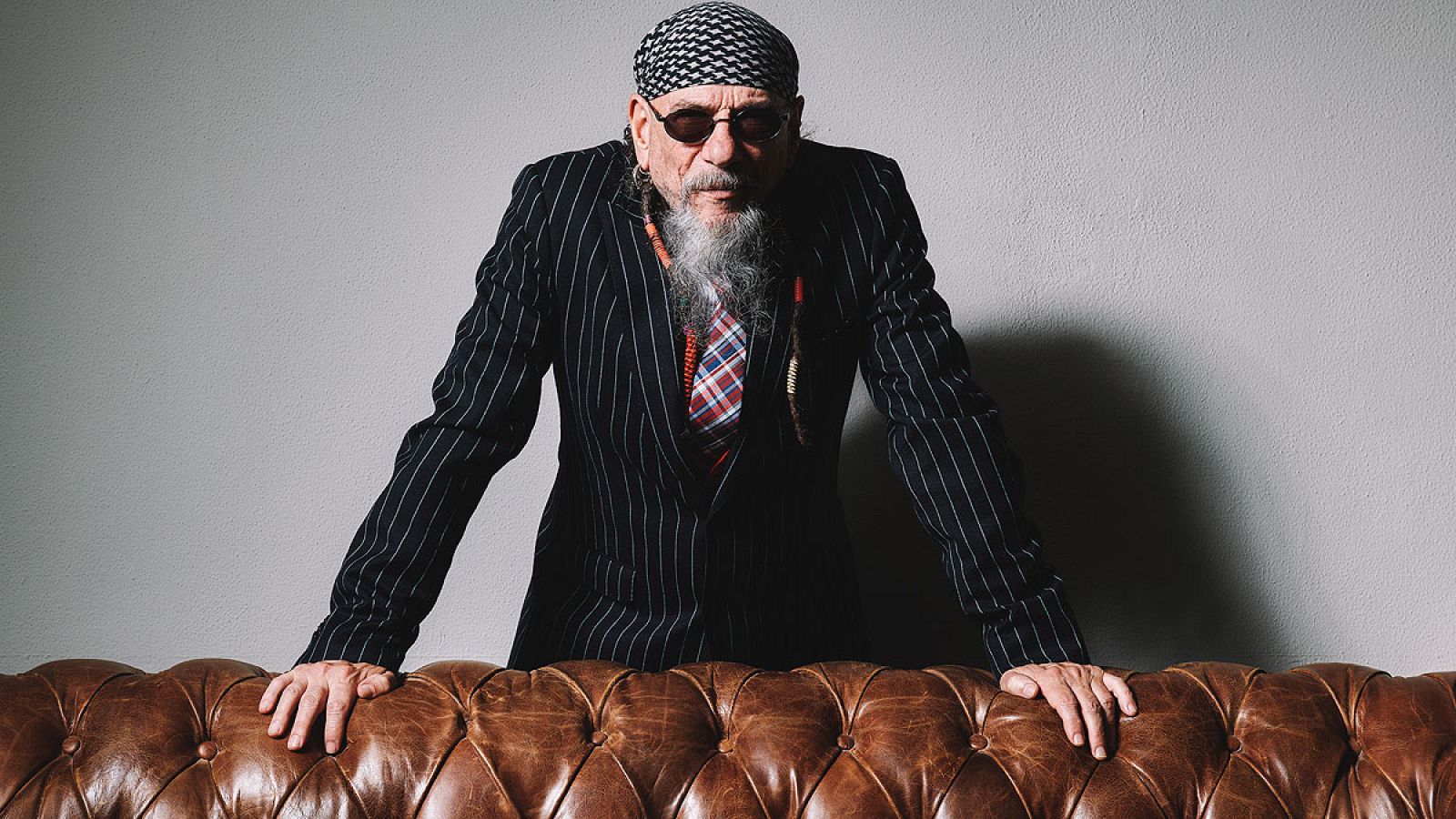 El Drogas publica nuevo disco, 'Solo quiero brujas en esta noche sin compañía'