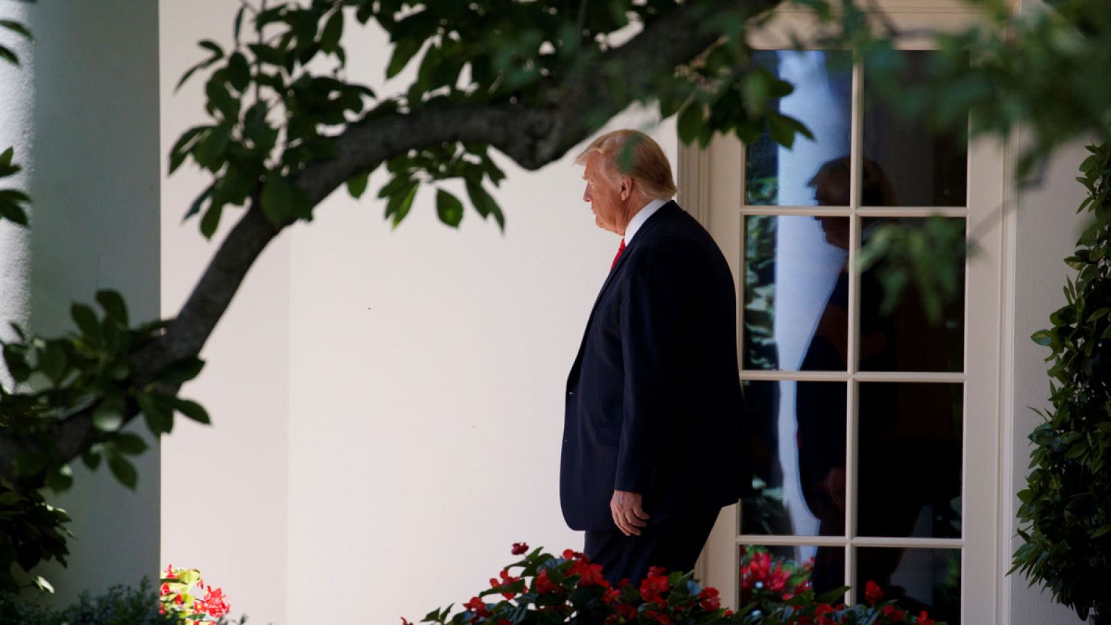 Imagen  de archivo del presidente de Estados Unidos, Donald Trump, en los jardines de la Casa Blanca.