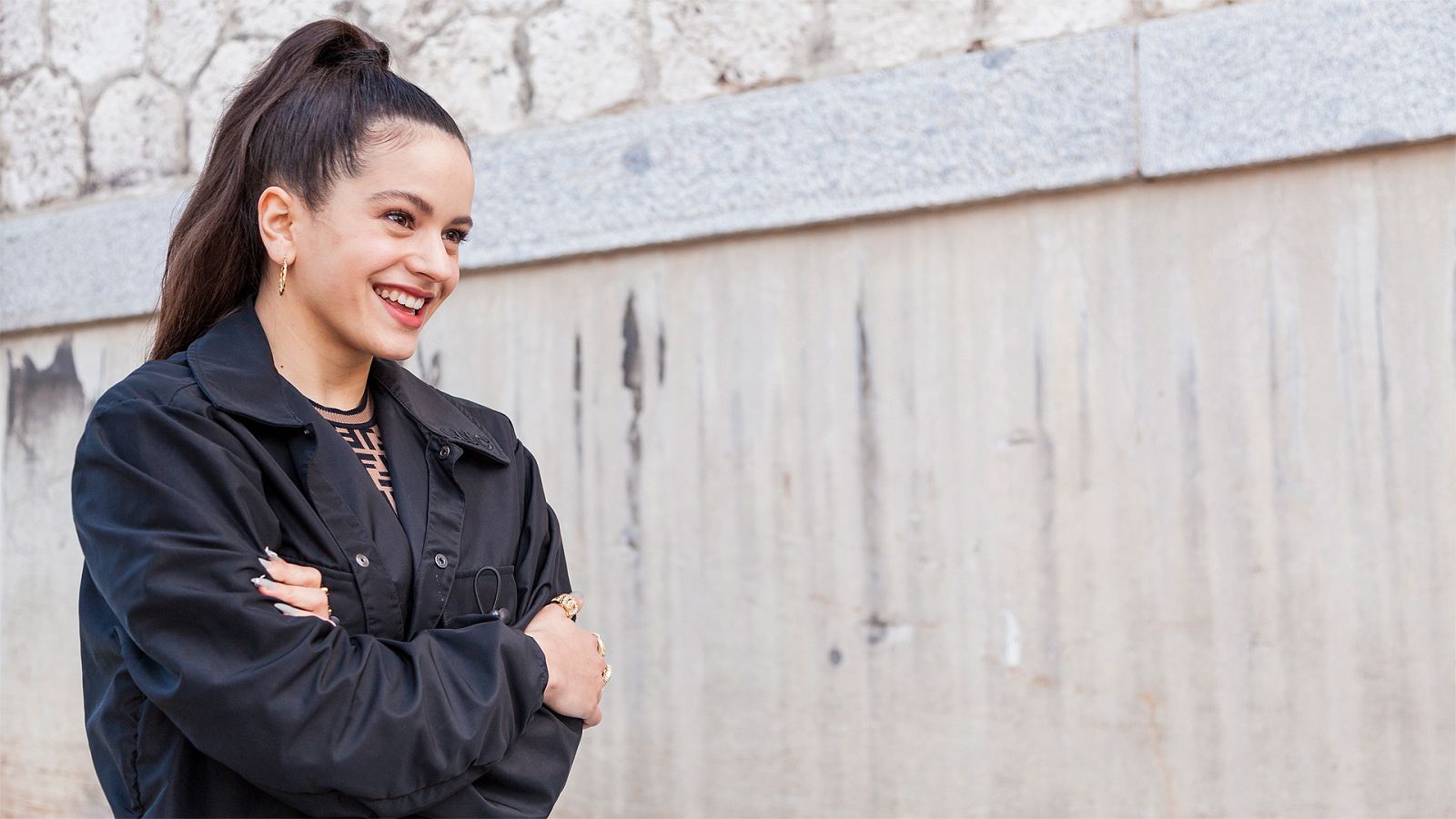 Rosalía en el programa 'Mixtape', para el que habla en exclusiva. Próximamente podrás verlo en Playz