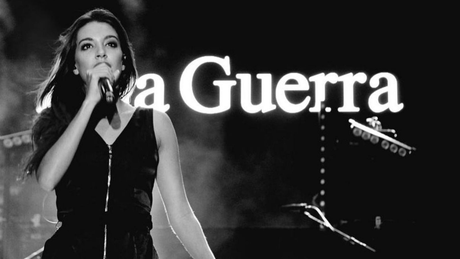 Ana Guerra durante uno de los conciertos de su gira por España