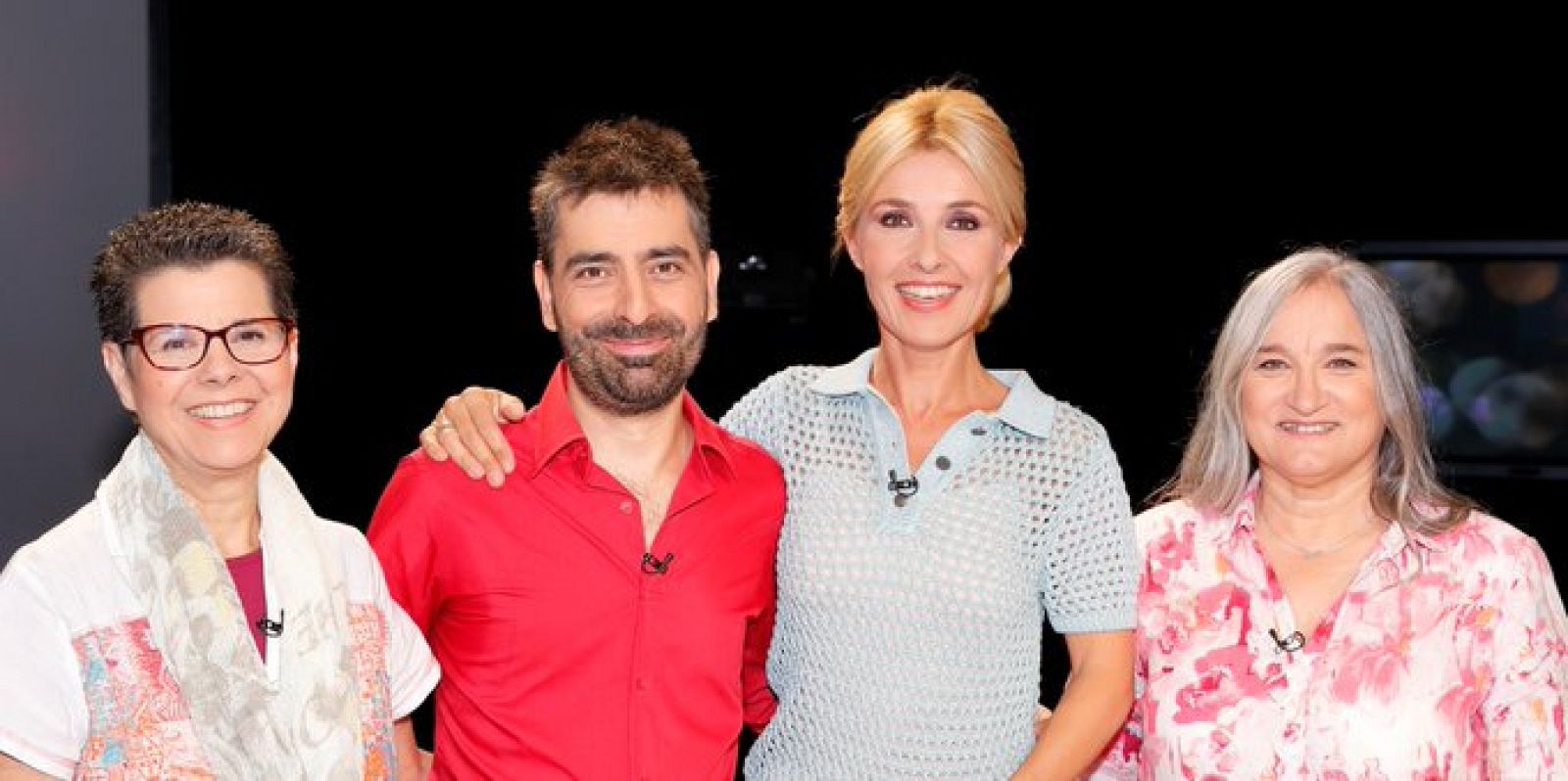 Cayetana Guillén Cuervo con Vicki Bernadet, Margarita García Marqués y José Ramón Abad