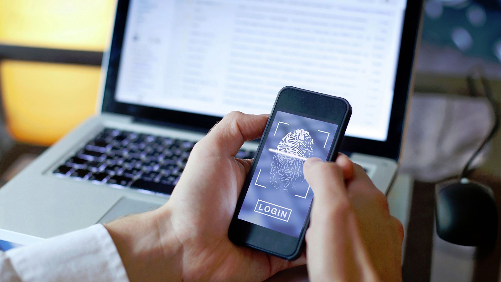 Las "brechas de seguridad" se producen cuando los datos personales quedan expuestos y en peligro.