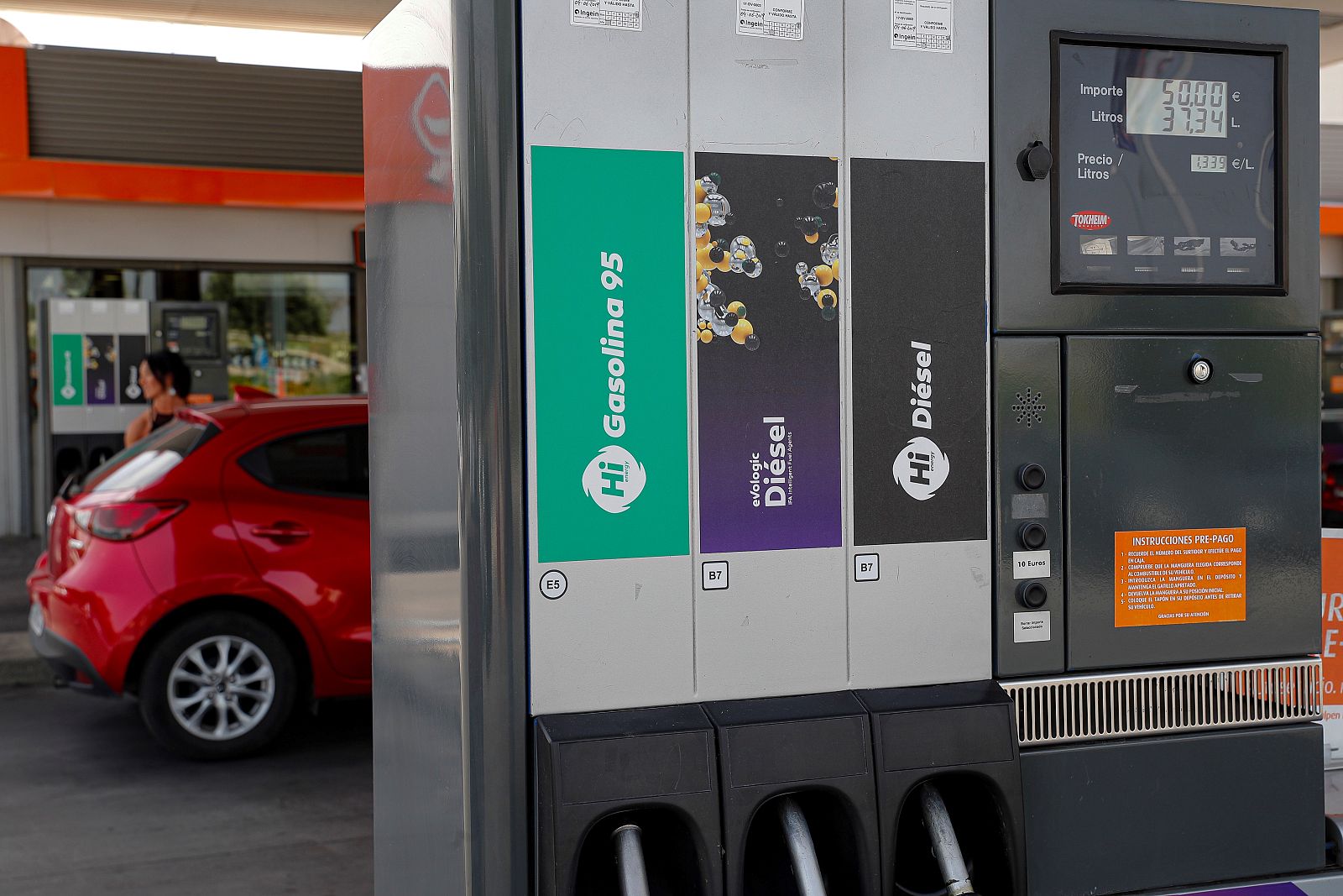 La gasolina encadena cuatro semanas de descensos y el gasóleo se estanca