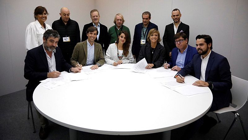 Los partidos firman las normas del debate a cinco que empezará con una pregunta: "¿Cómo salimos del bloqueo?"