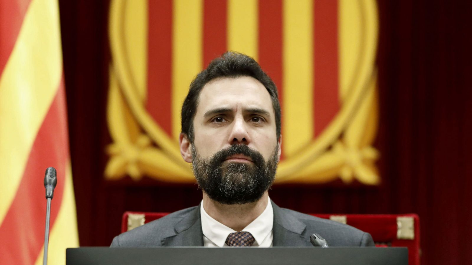 El presidente del Parlament, Roger Torrent, durante una sesión de control al presidente de la Generalitat, Quim Torra