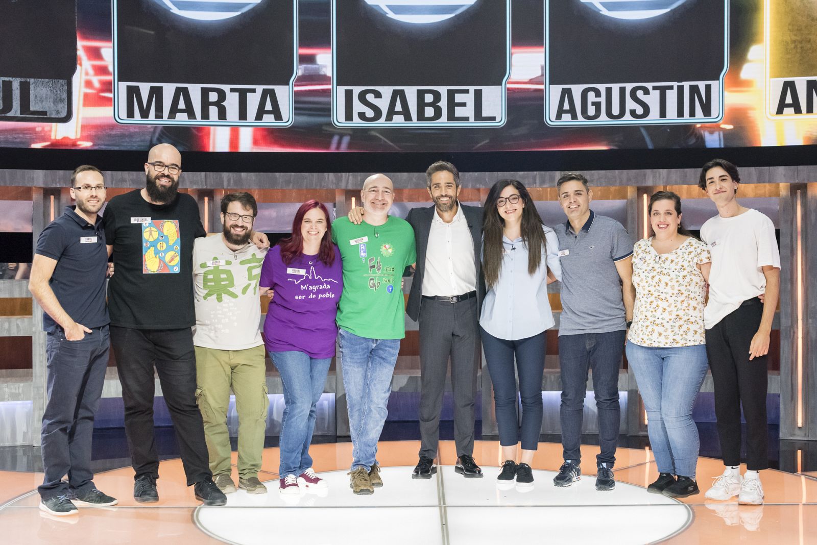 Los nueve ganadores de cada programa se vuelven a reunir en la gran final.