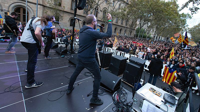 Tsunami Democràtic reúne a miles de personas en las protestas en Cataluña durante la jornada de reflexión