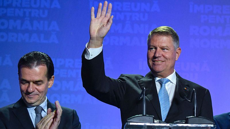 El conservador Iohannis gana las presidenciales rumanas pero sin mayoría para evitar una segunda vuelta