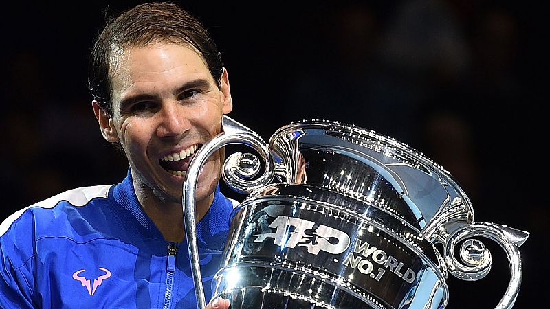 Nadal iguala a Federer y Djokovic con su quinto número uno a final de año