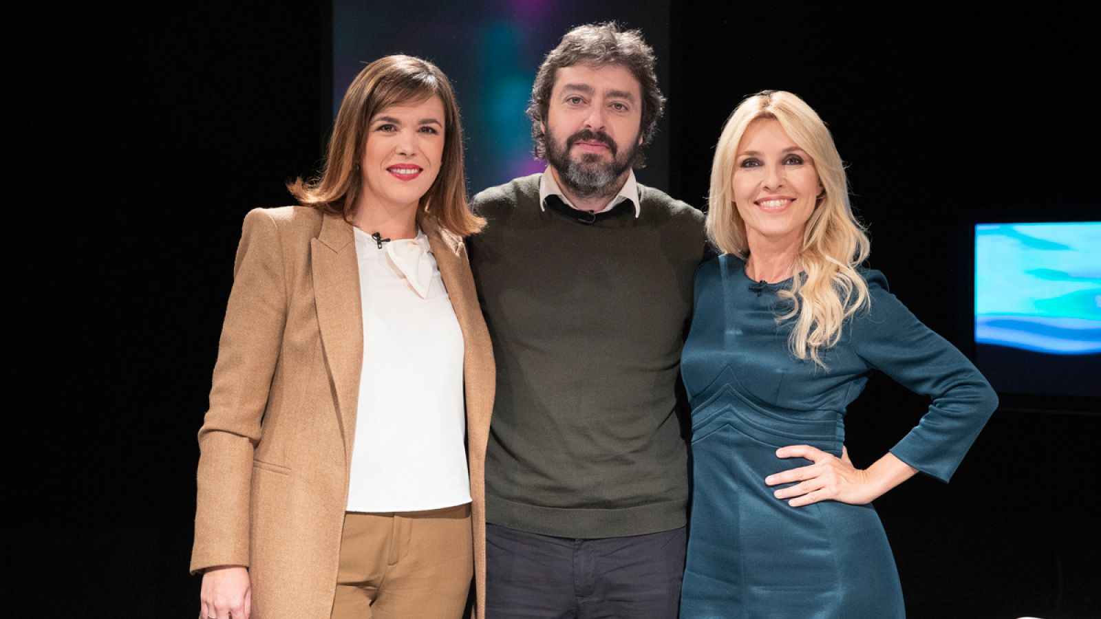 Cayetana Guillén Cuervo con Víctor García León y Mariola Bonillo