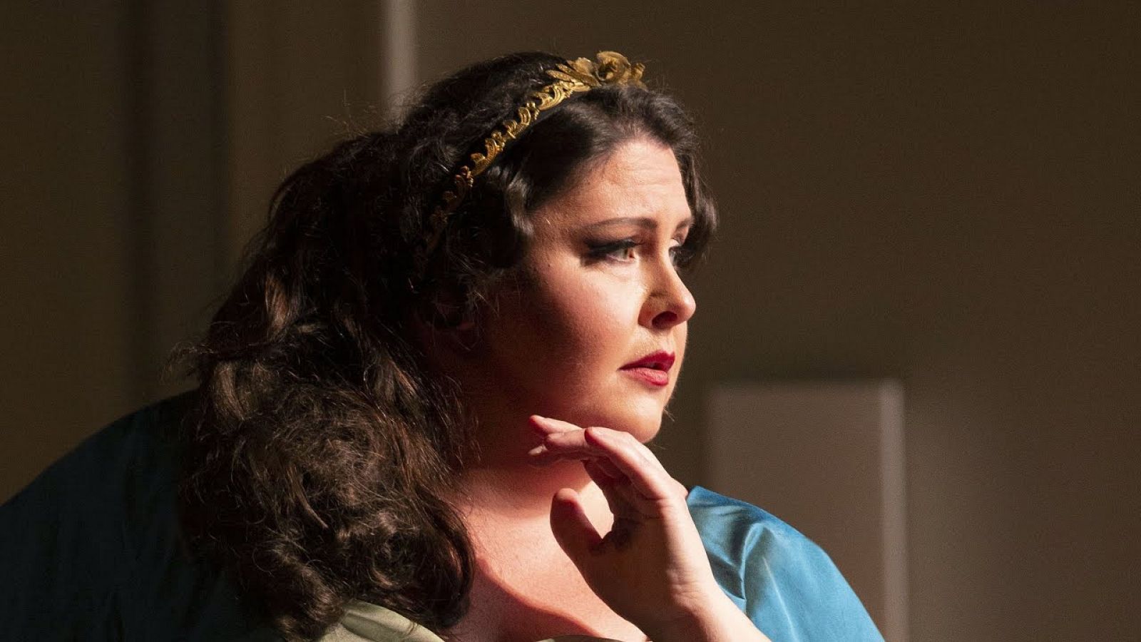 Angela Meade como Ermione