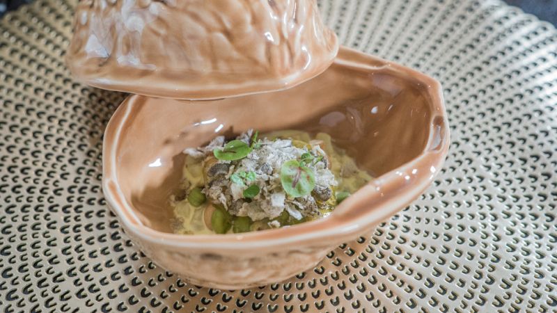 Receta de guiso de bacalao con garbanzos frescos
