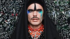 Rodrigo Cuevas estrena "Muiñeira para a filla da bruxa", su nuevo videoclip