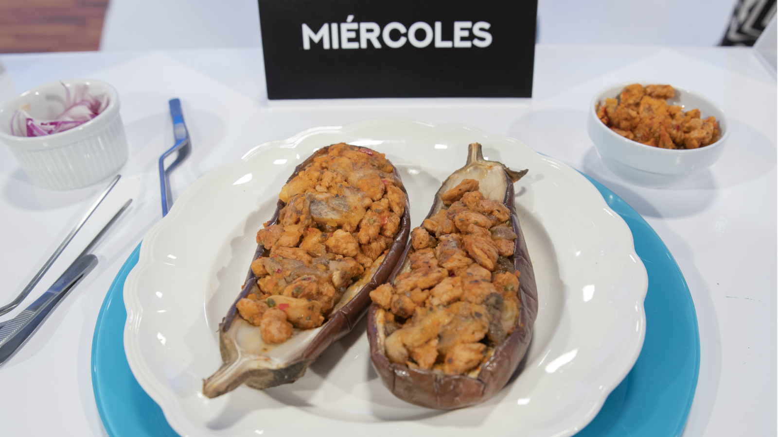 Berenjenas rellenas de verduras y soja texturizada