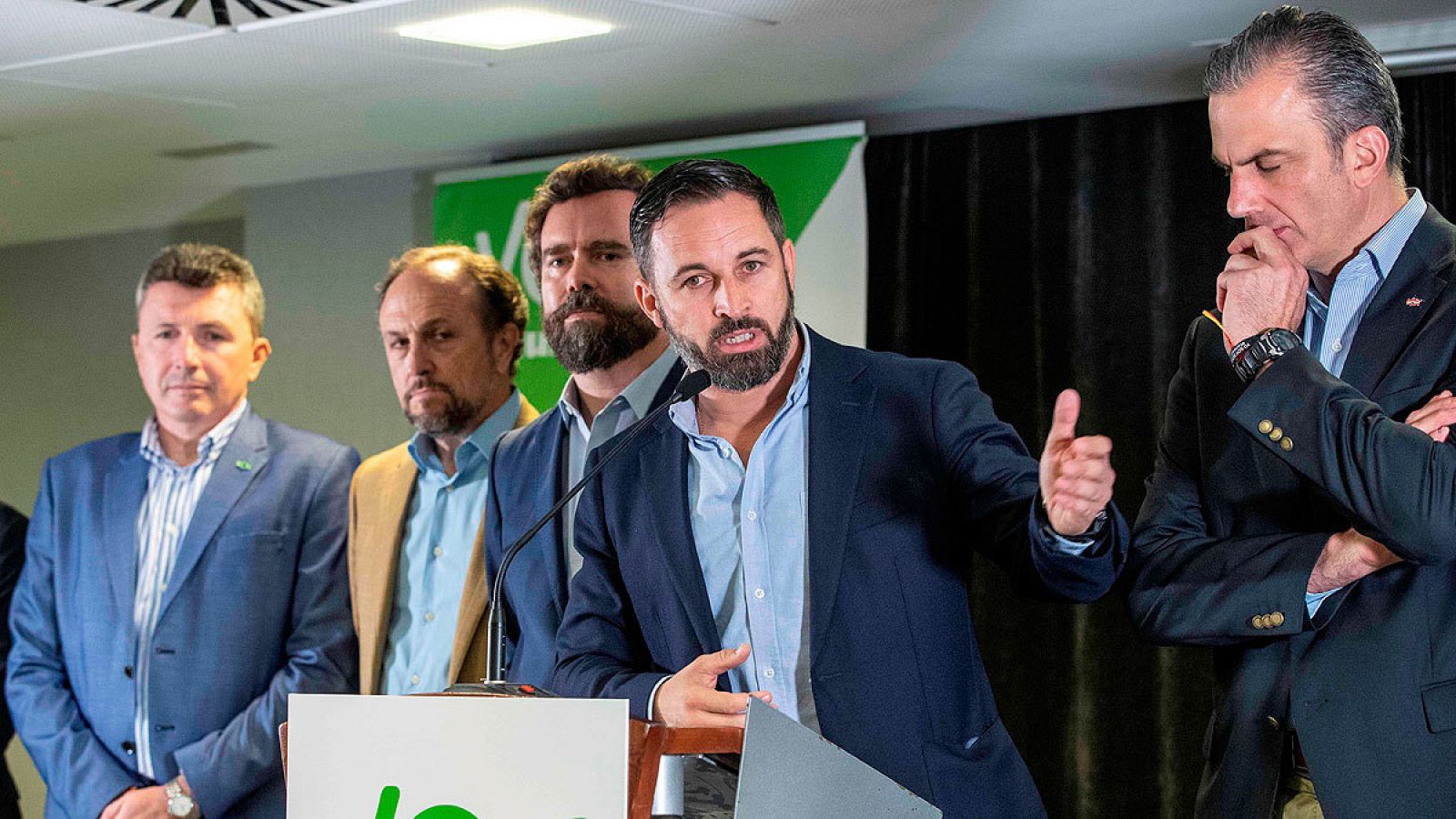 La cúpula de Vox, junto con el líder del partido en Murcia, Salvador Pascual